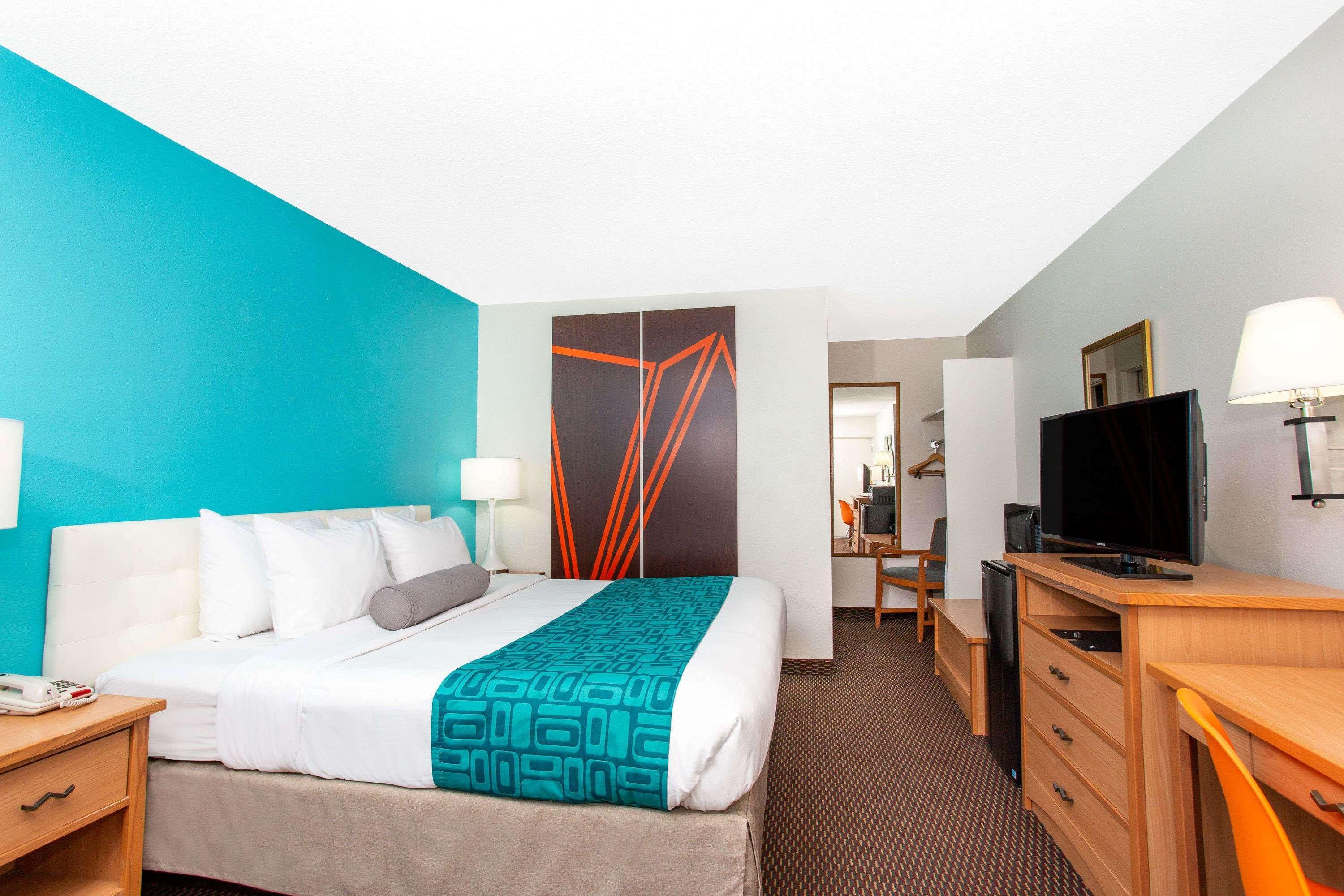 Howard Johnson By Wyndham Colorado Springs Exterior foto