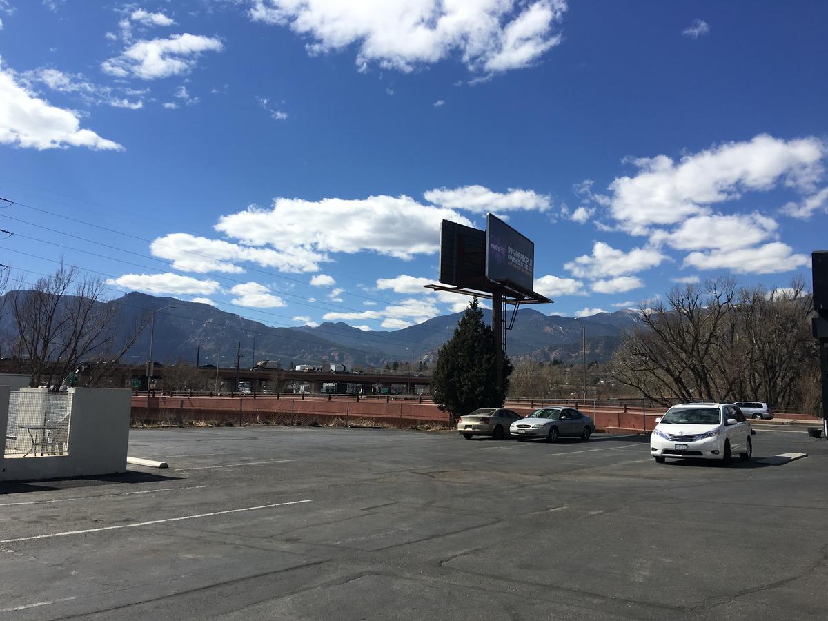 Howard Johnson By Wyndham Colorado Springs Exterior foto