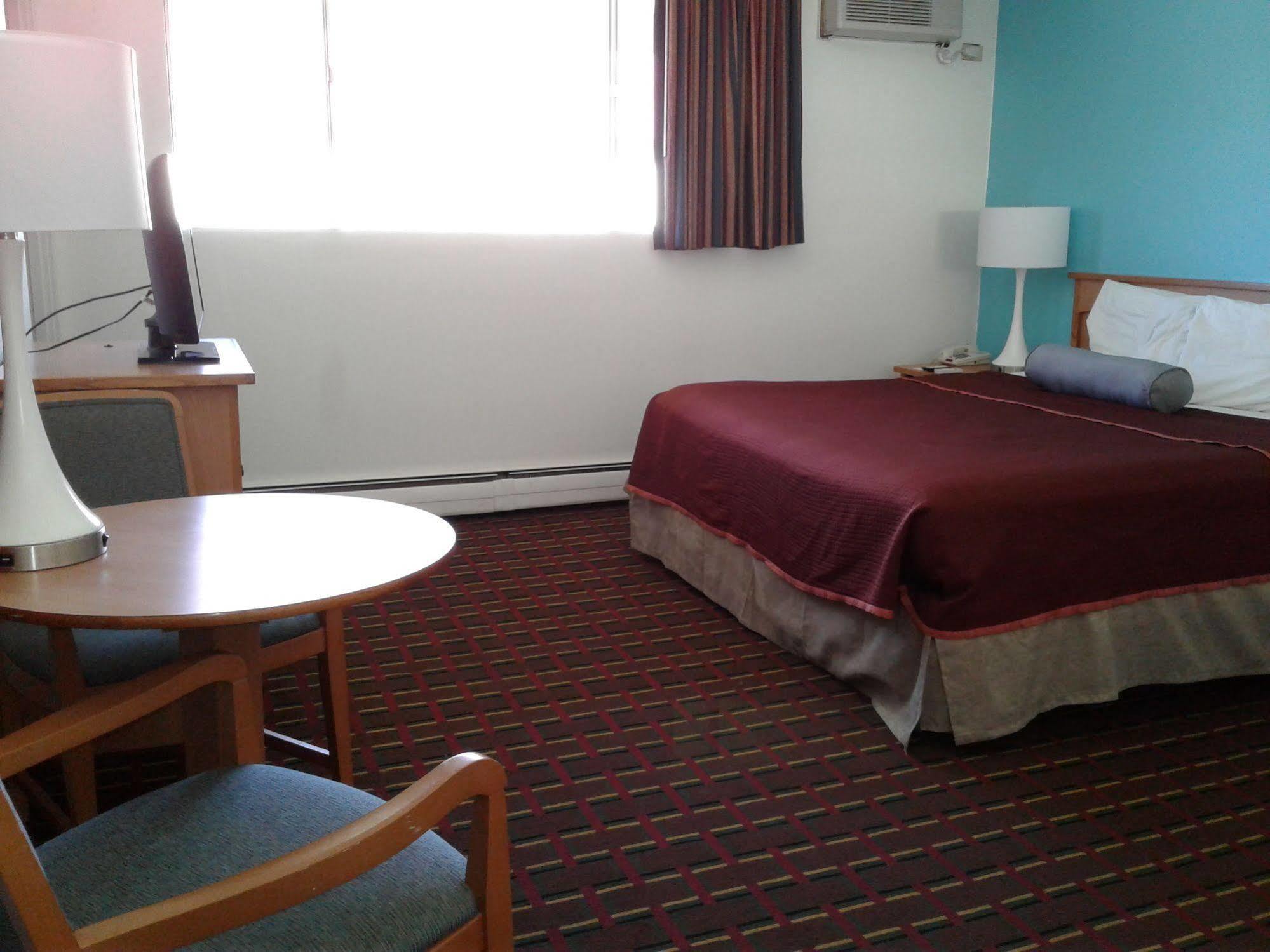 Howard Johnson By Wyndham Colorado Springs Exterior foto