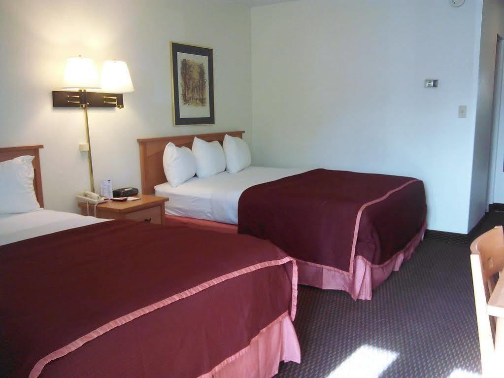 Howard Johnson By Wyndham Colorado Springs Exterior foto